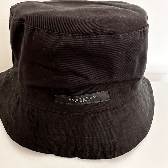 Burberry Reversible Black and Beige Bucket Hat Medium - Picture 5 of 6